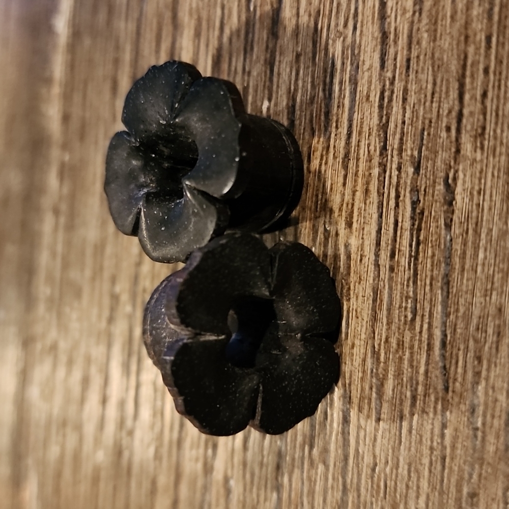 9/16" Flower Wood Plug